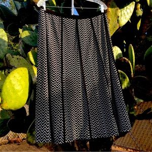 Black and white patterned midi skirt